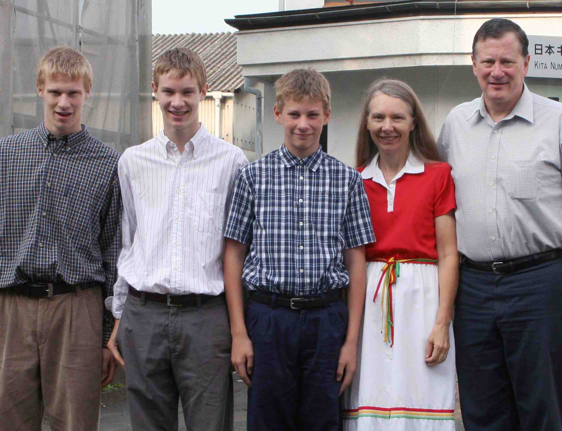 Missionary Woody Lauer and family